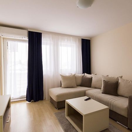 Airport Hotel Garni Belgrad Dış mekan fotoğraf