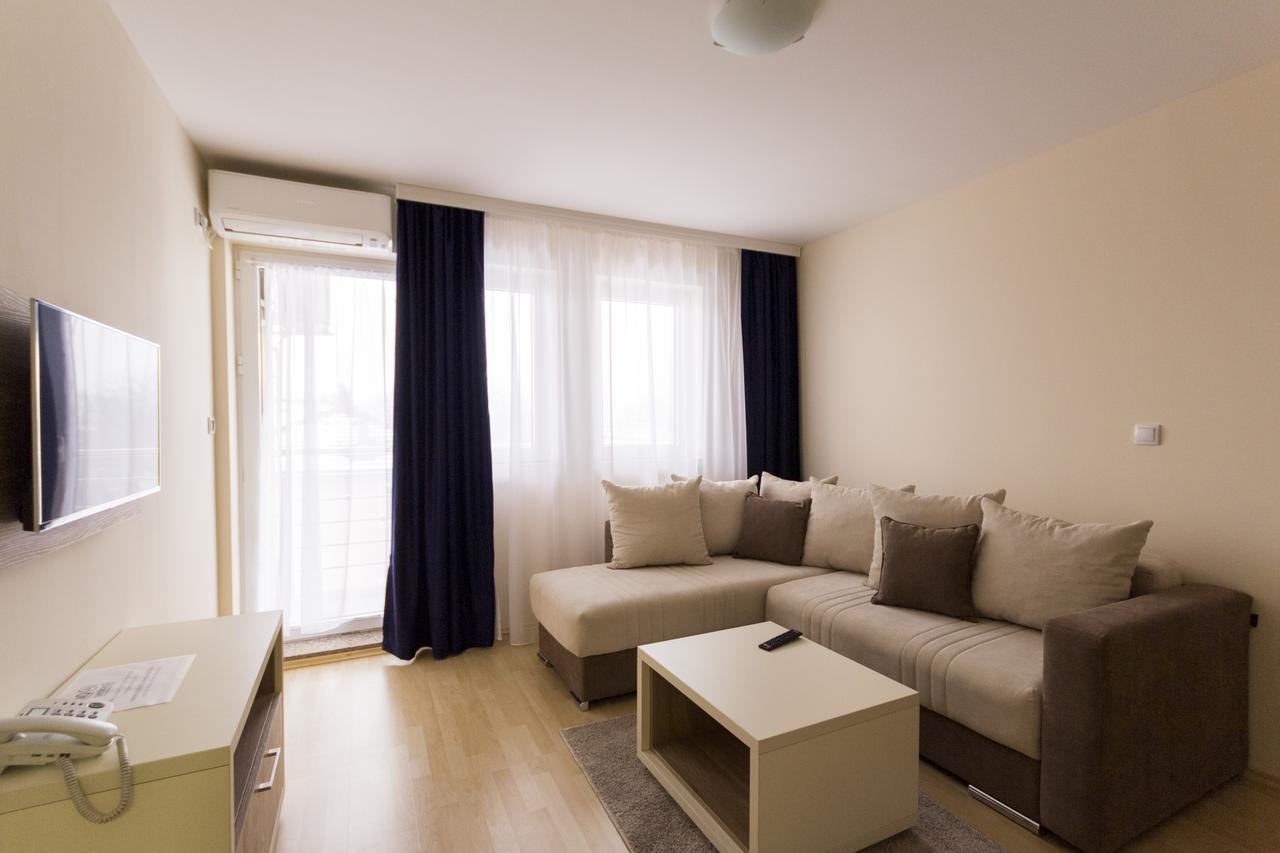 Airport Hotel Garni Belgrad Dış mekan fotoğraf